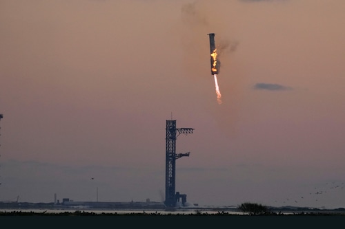 “‘Seemed Like Magic’: SpaceX Achieves Successful Launch of Super Heavy Booster and Returns It to Launch Tower”